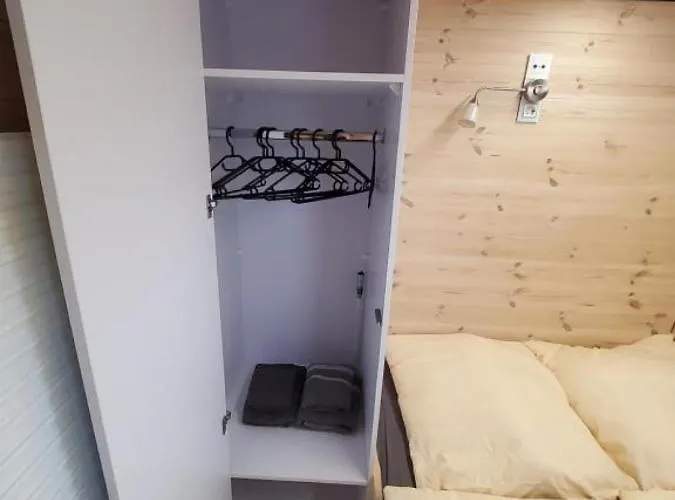 Hausboot Geiselruh Úszó hotel